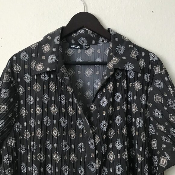 NWOT - Apt. 9 Accordion Pleated Short Sleeve Buttoned Down Blouse - Picture 1 of 13